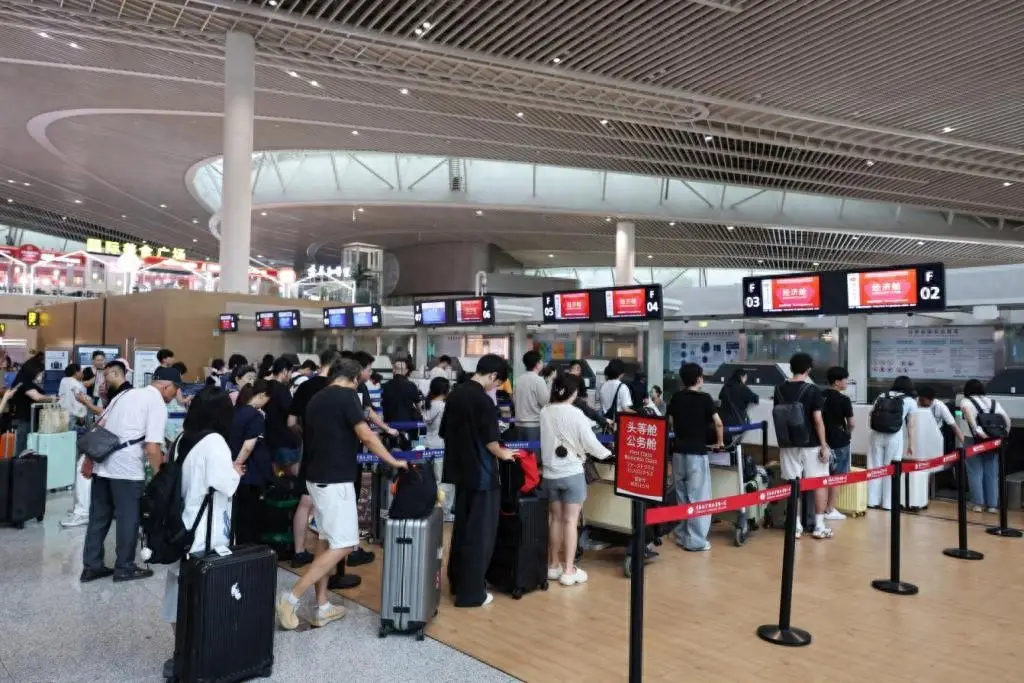 暑運(yùn)成績(jī)單出爐！青島航空運(yùn)輸旅客超121萬(wàn)人次